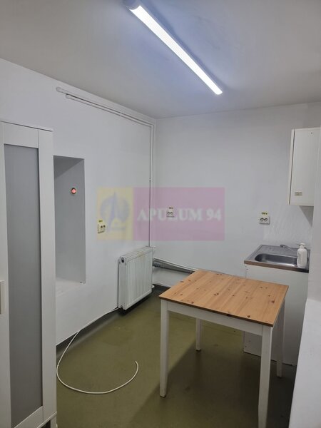 Spatiul este pretabil pentru Cabinet Medical Birouri Showroom